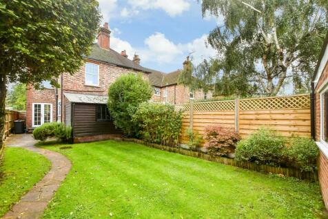 4 bedroom semi-detached house for sale