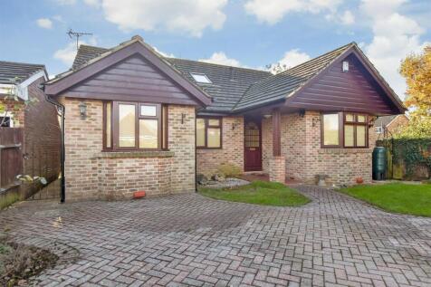 4 bedroom detached bungalow for sale