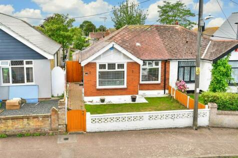 2 bedroom semi-detached bungalow for sale