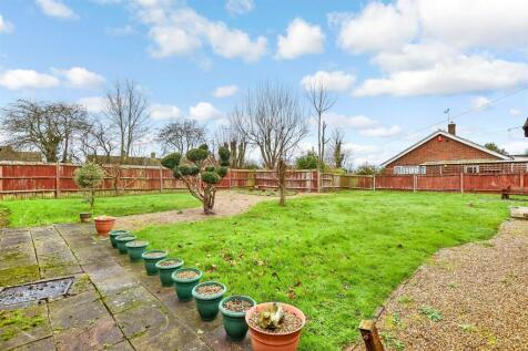 2 bedroom detached bungalow for sale