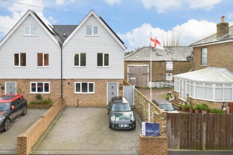 5 bedroom semi-detached house for sale