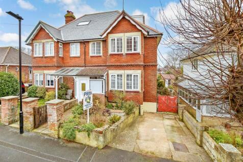 6 bedroom semi-detached house for sale