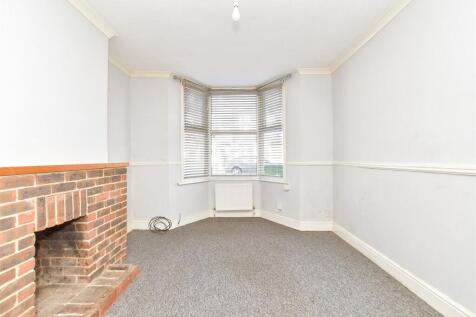 1 bedroom ground floor flat for sale