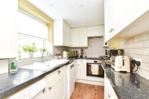 1 bedroom ground floor maisonette for sale