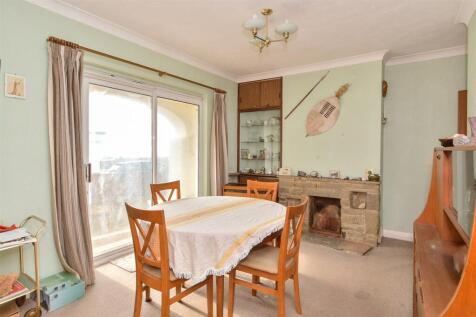 4 bedroom detached bungalow for sale