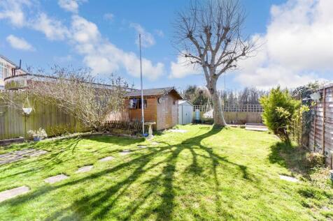 3 bedroom link detached house for sale