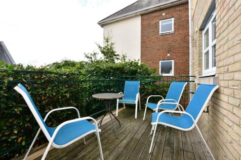 5 bedroom end of terrace house for sale