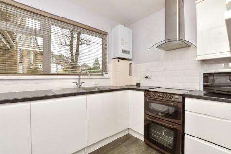 1 bedroom ground floor flat for sale