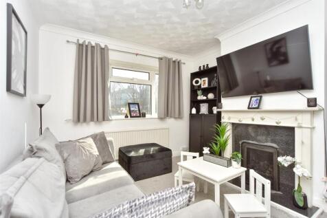 2 bedroom maisonette for sale