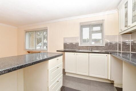 1 bedroom ground floor flat for sale