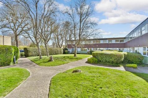 4 bedroom end of terrace house for sale