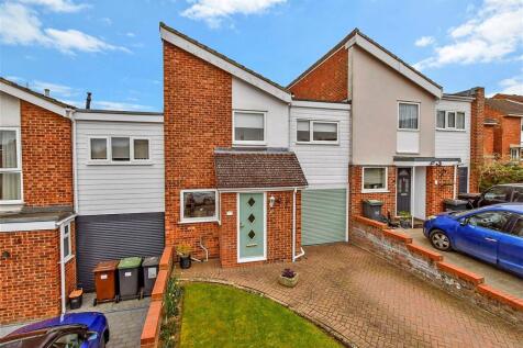 4 bedroom terraced house for sale