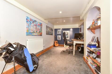 4 bedroom town house for sale