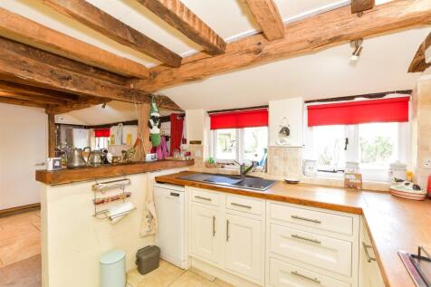 2 bedroom cottage for sale