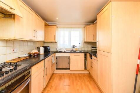 4 bedroom town house for sale