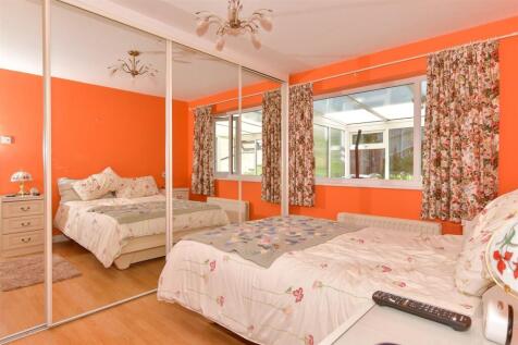 2 bedroom semi-detached bungalow for sale