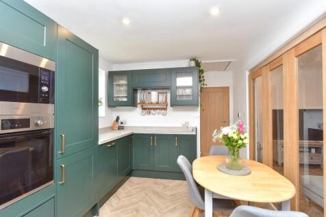 2 bedroom semi-detached bungalow for sale