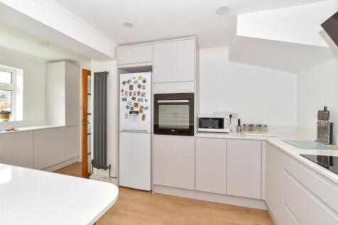 5 bedroom semi-detached house for sale