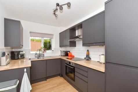 2 bedroom ground floor flat for sale