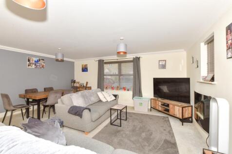 2 bedroom ground floor flat for sale