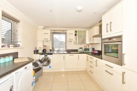 2 bedroom ground floor flat for sale
