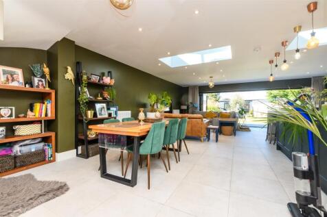 4 bedroom semi-detached bungalow for sale