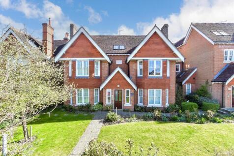 6 Hardwicke Road, Reigate RH2 2 bed apartment for sale