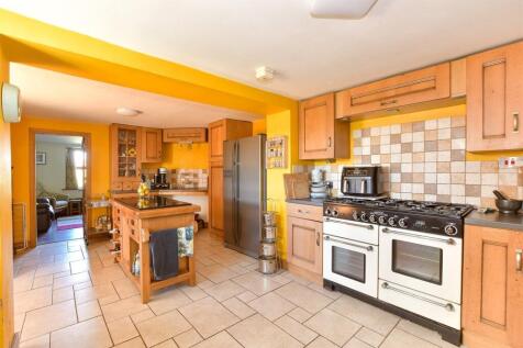 4 bedroom semi-detached house for sale