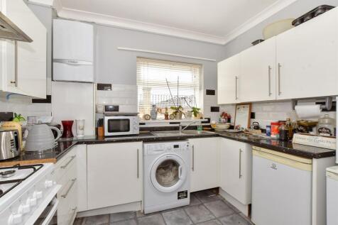 2 bedroom ground floor flat for sale