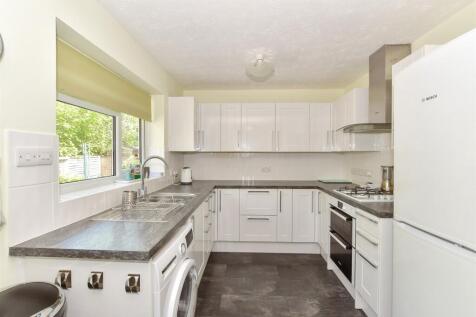 2 bedroom terraced bungalow for sale