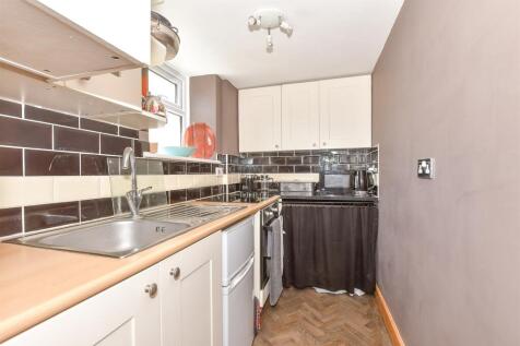 1 bedroom ground floor flat for sale
