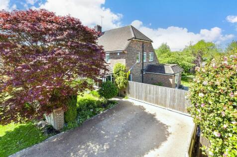 4 bedroom semi-detached house for sale
