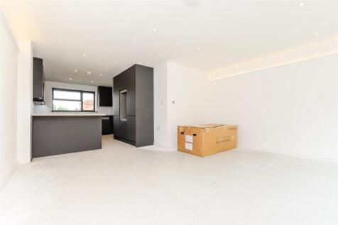 4 bedroom town house for sale