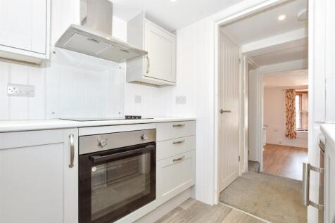 2 bedroom maisonette for sale