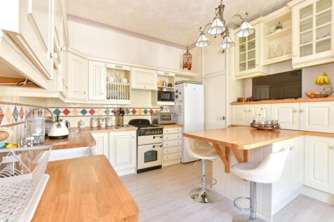 3 bedroom duplex for sale