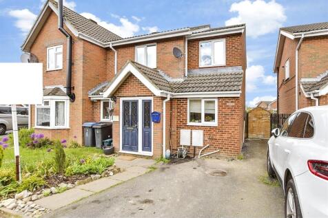 4 bedroom semi-detached house for sale