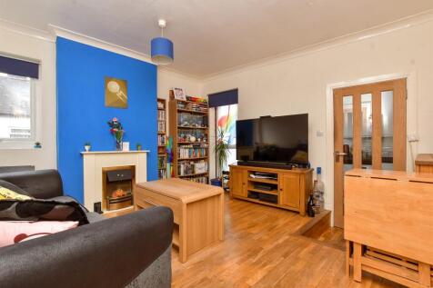 1 bedroom maisonette for sale