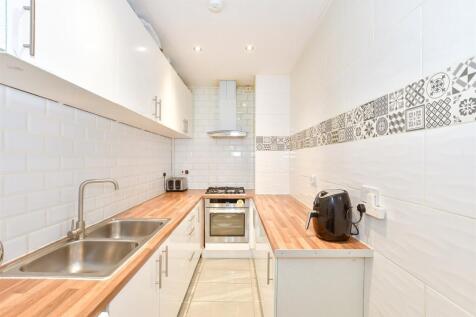 2 bedroom ground floor flat for sale