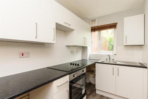 1 bedroom ground floor maisonette for sale