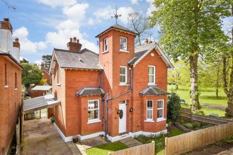 2 bedroom ground floor maisonette for sale