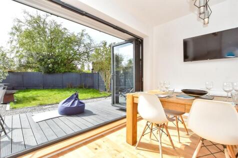 2 bedroom semi-detached bungalow for sale