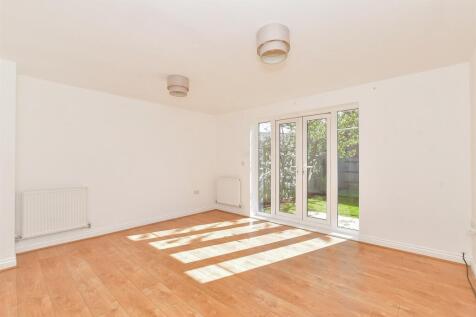 3 bedroom town house for sale