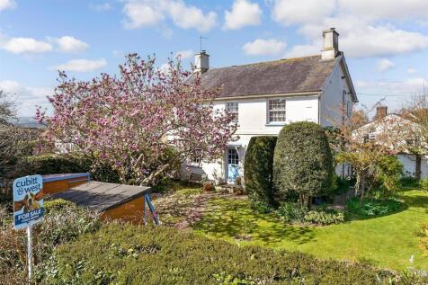 London Road, Ashington RH20 3 bed detached house for sale