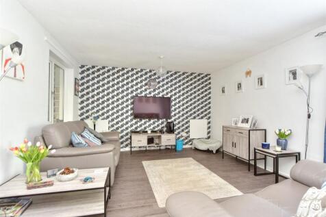 2 bedroom semi-detached bungalow for sale
