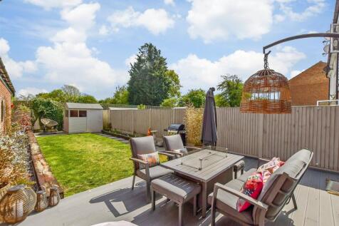 3 bedroom end of terrace house for sale