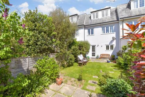 2 bedroom town house for sale