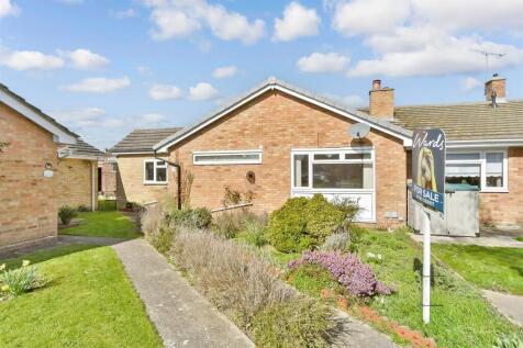 2 bedroom semi-detached bungalow for sale