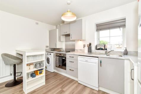 Dulwich Court, Emsworth PO10 2 bed coach house for sale