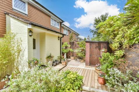 4 bedroom terraced house for sale