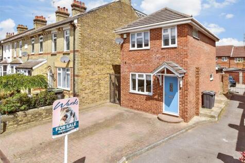 2 bedroom detached house for sale